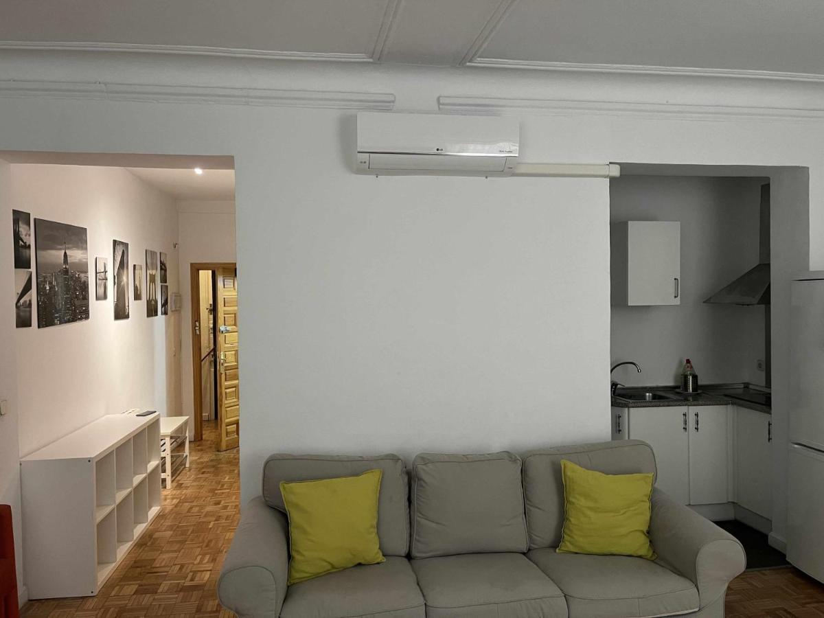 Apartamento Apartamento confortable en Atocha Madrid Exterior foto
